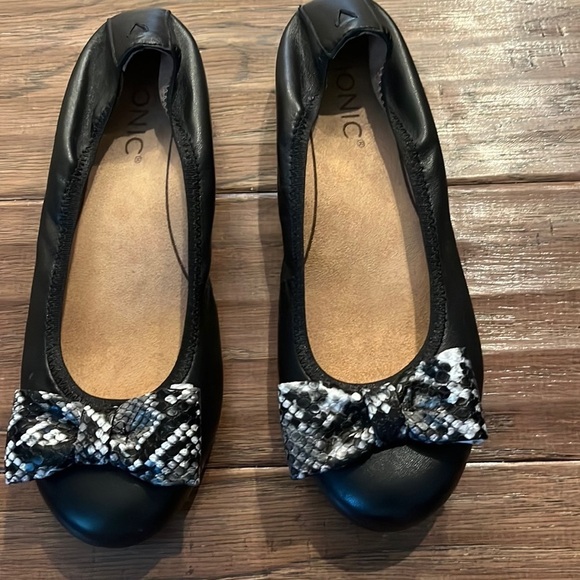 Vionic Spark Zelda Ballet Flats with Faux Snakeskin Bow - Picture 1 of 6